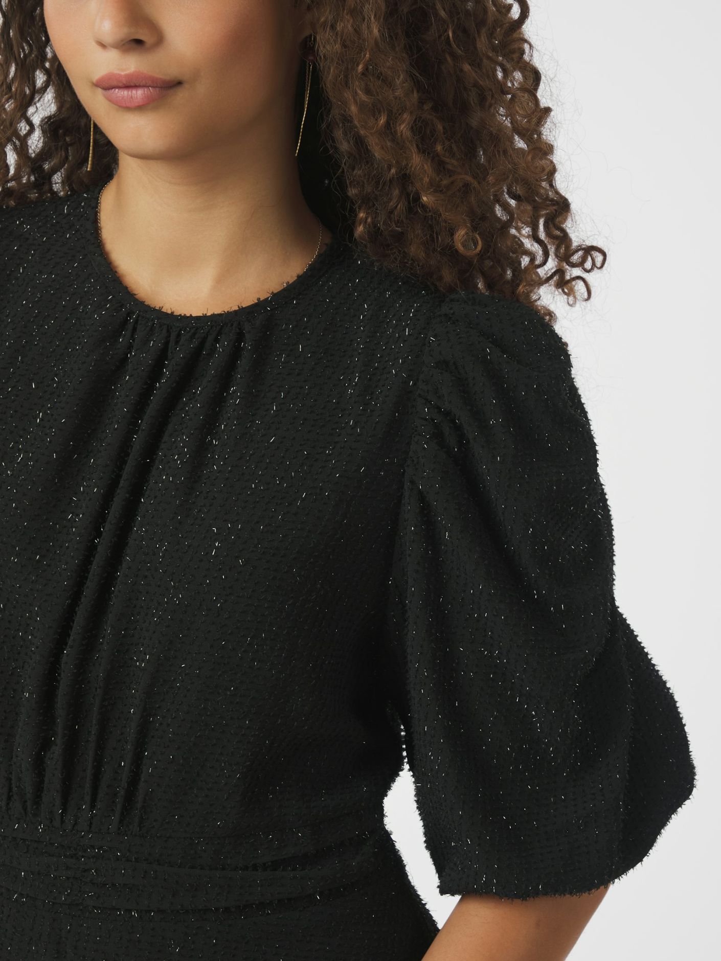 Neo Noir Tikka Glitz mekko