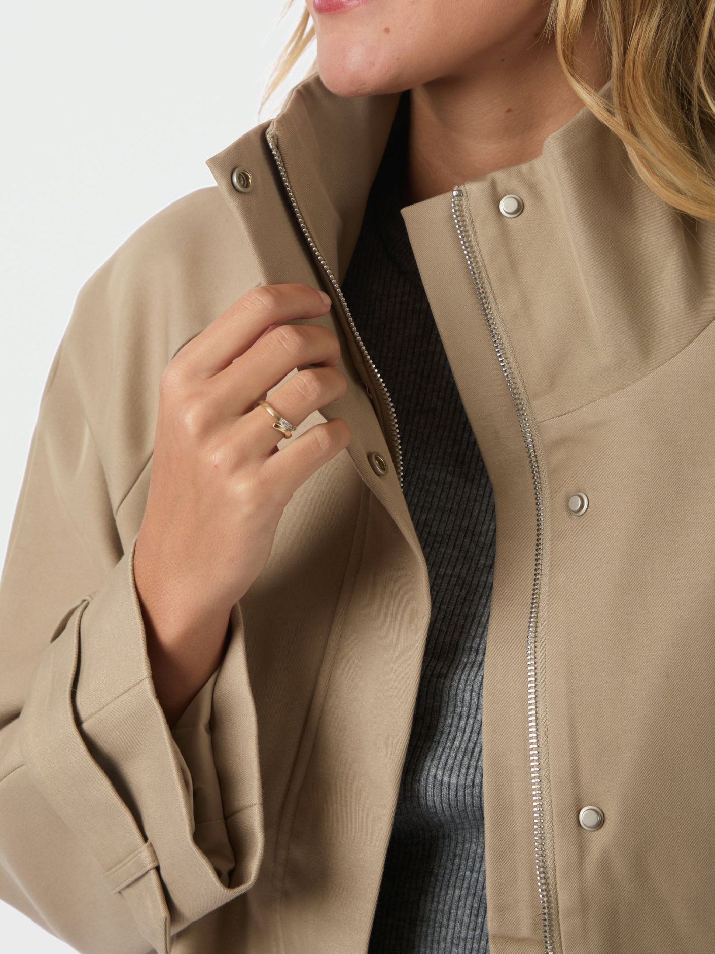 Neo Noir Ezera-takki, hiekka