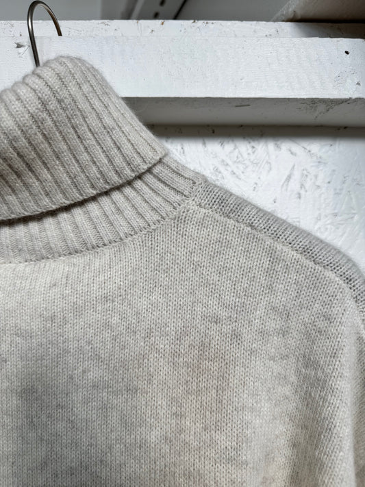 Villapaita beige korkea kaulus