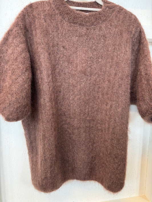 Kyynärmittainen neulepaita, suklaanruskea