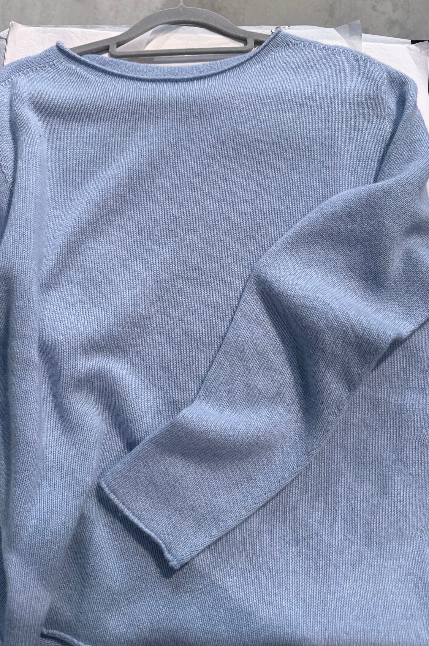 Neule, vaaleansininen