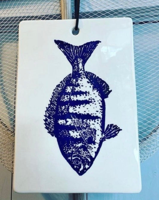 Posliininen leikkuulauta, kala