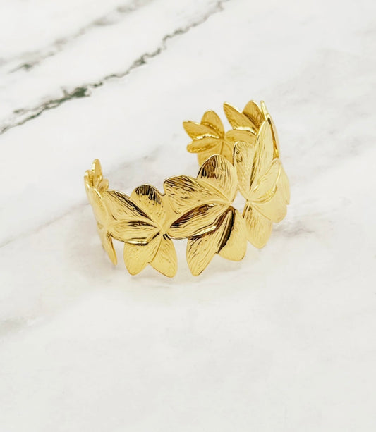 Lehtikuvio rannekoru