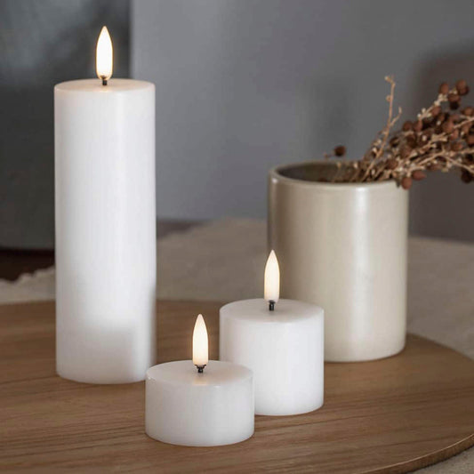 LED-tuikkukynttilä valkoinen, 5 x 4,5 cm