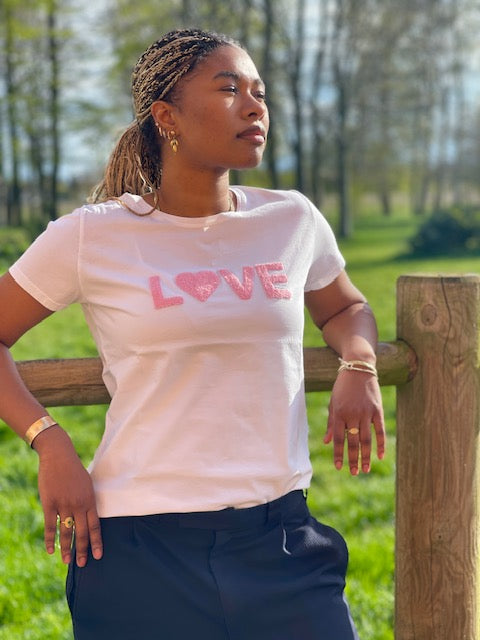 Love-t-paita valkoinen