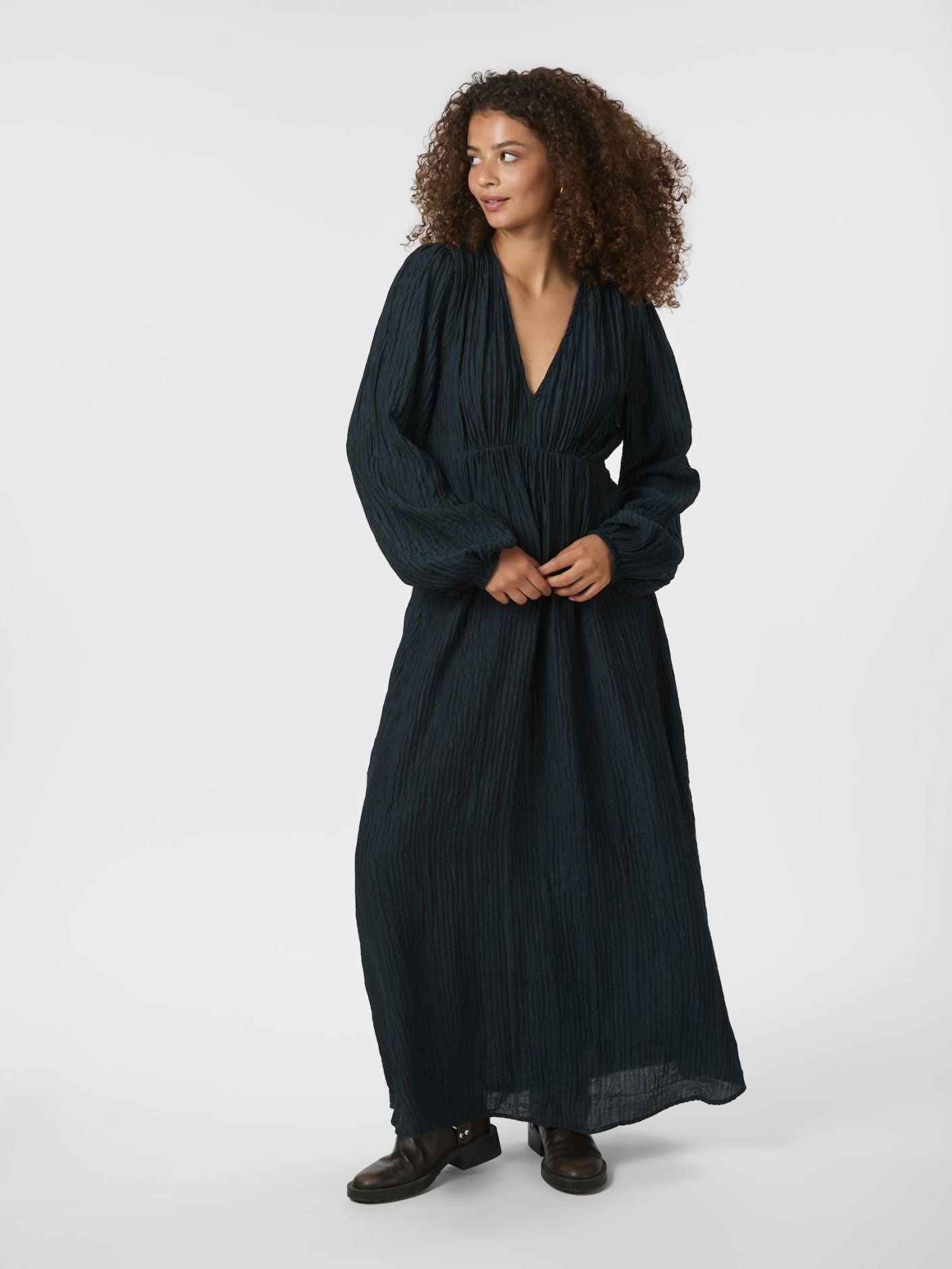 Neo Noir Silfi  Crepe-mekko