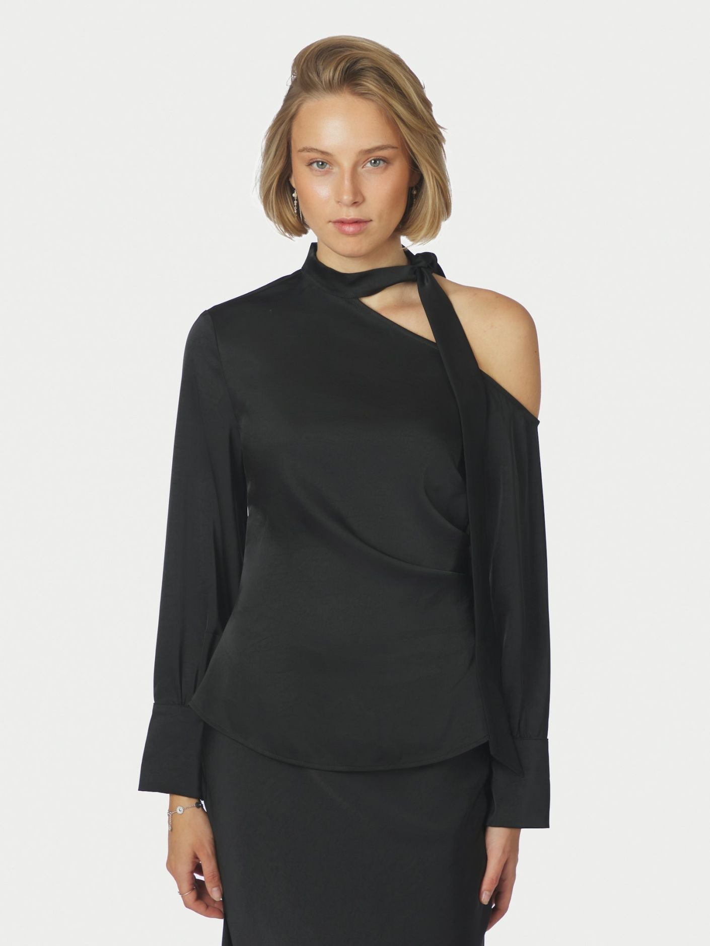 Neo Noir Shirli Heavy satiinipaita, musta