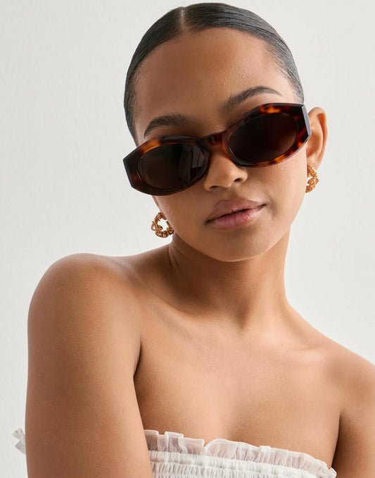 Corlin Celeste, Tortoise ruskea