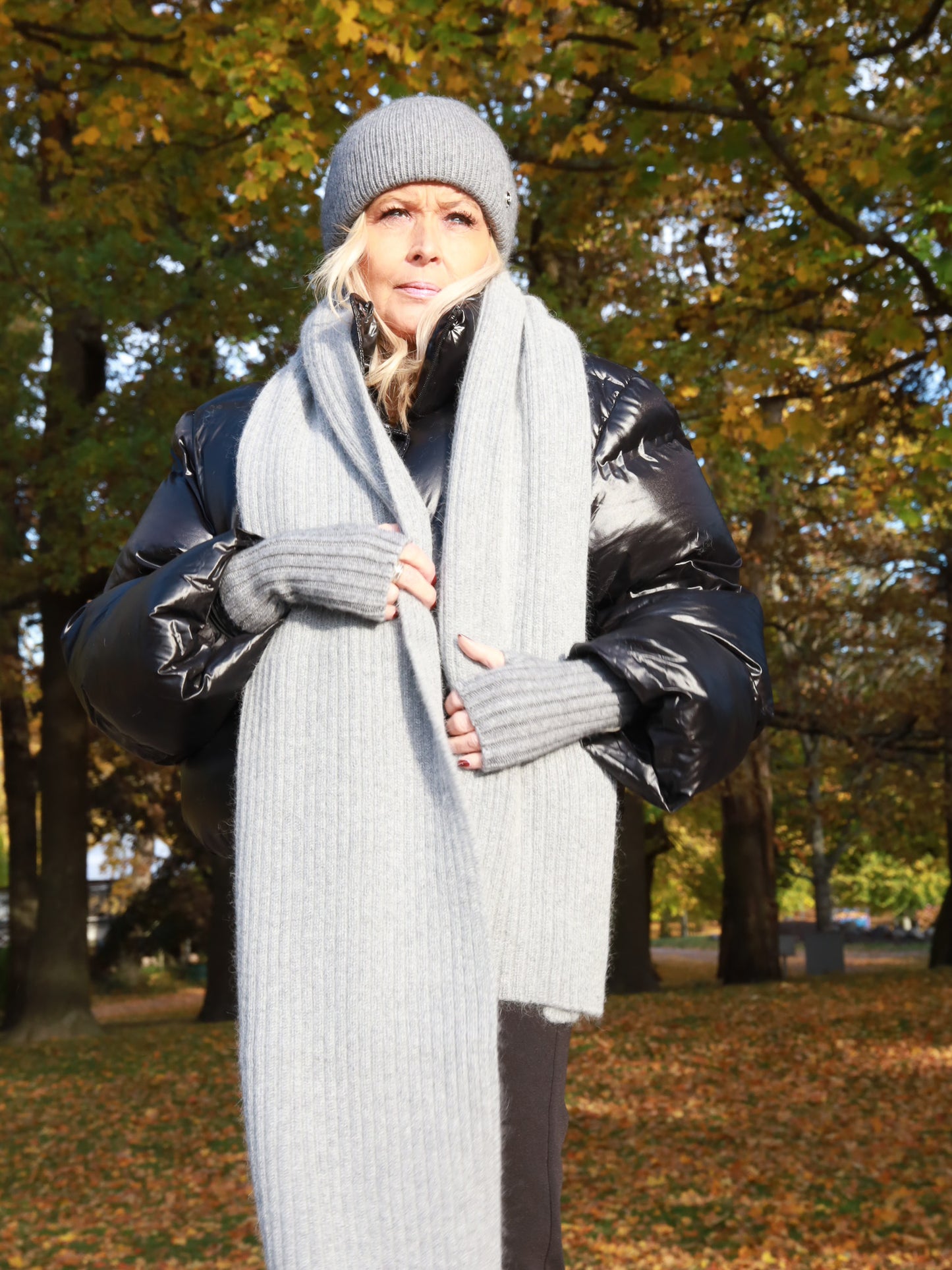 Samantha-pipo, harmaa