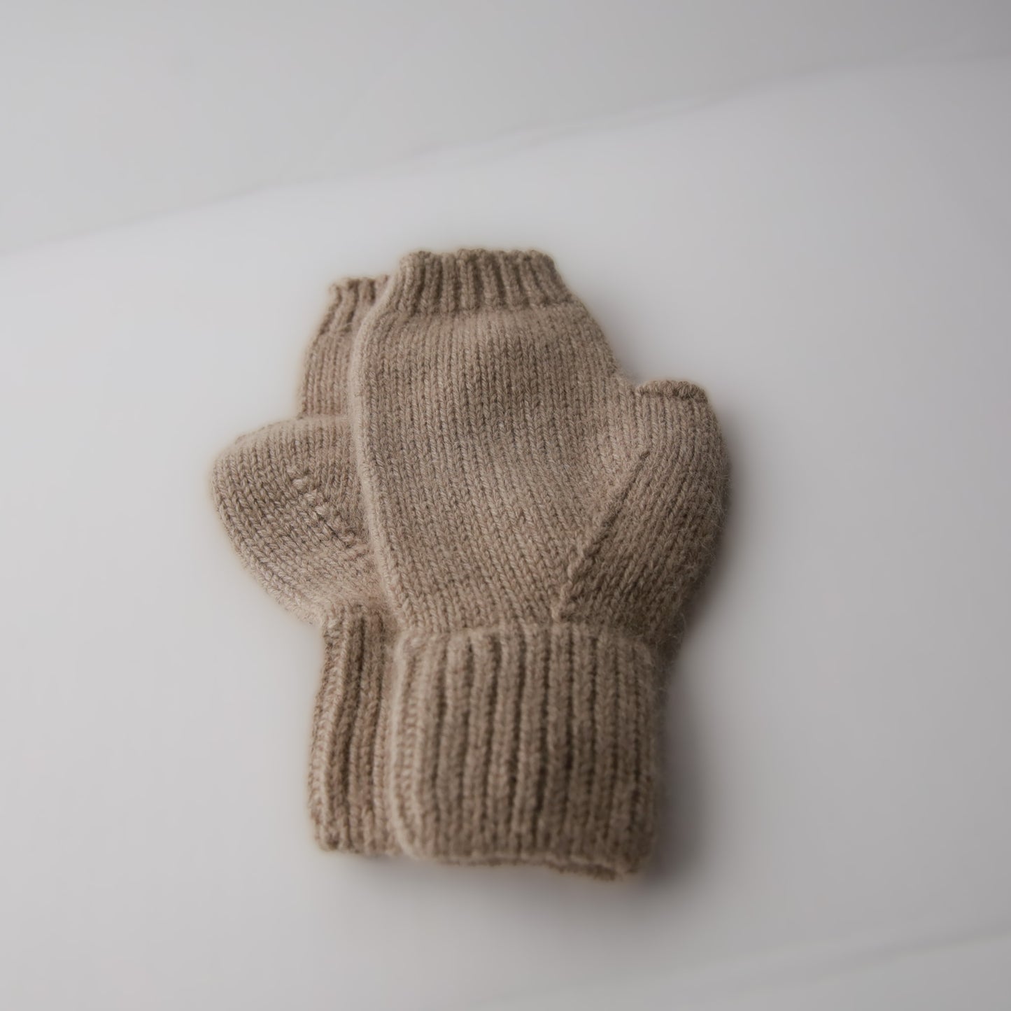 Jaze-kynsikäs, beige