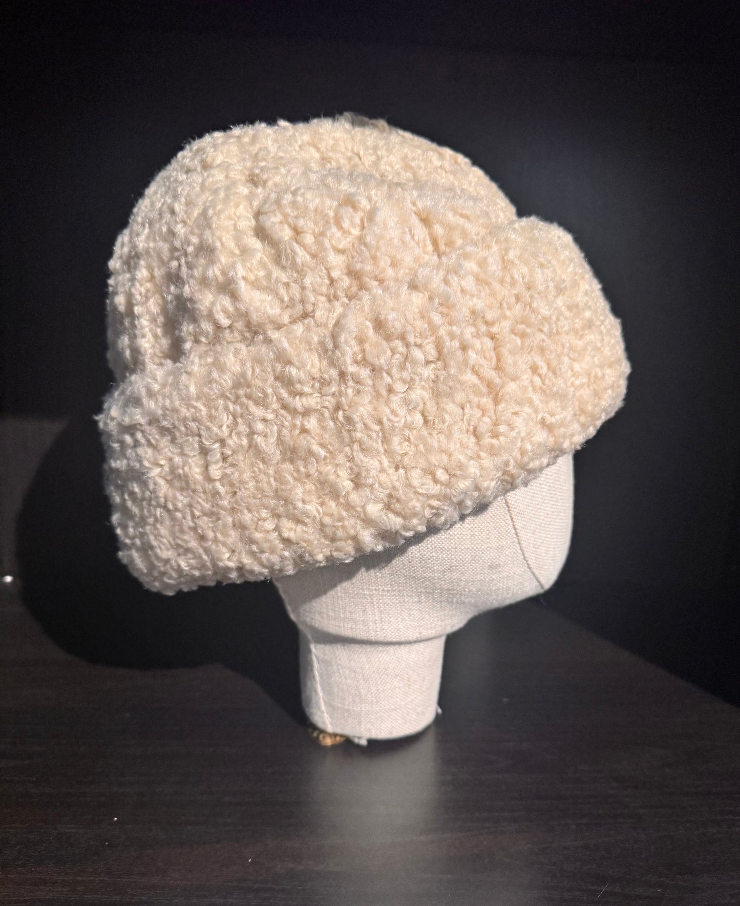 Teddy-hattu, vaaleabeige