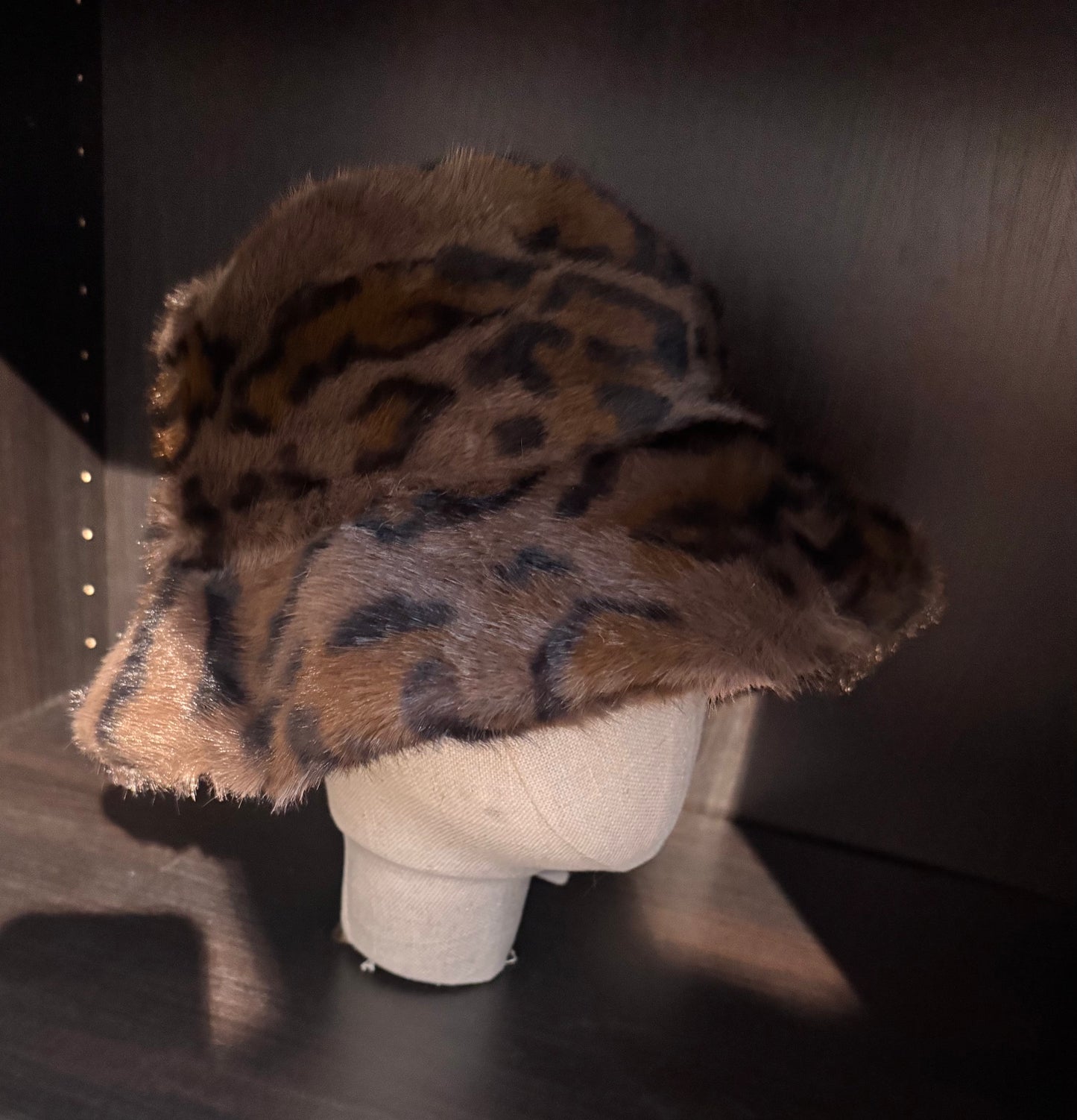 Davis-hattu, pantterikuosi