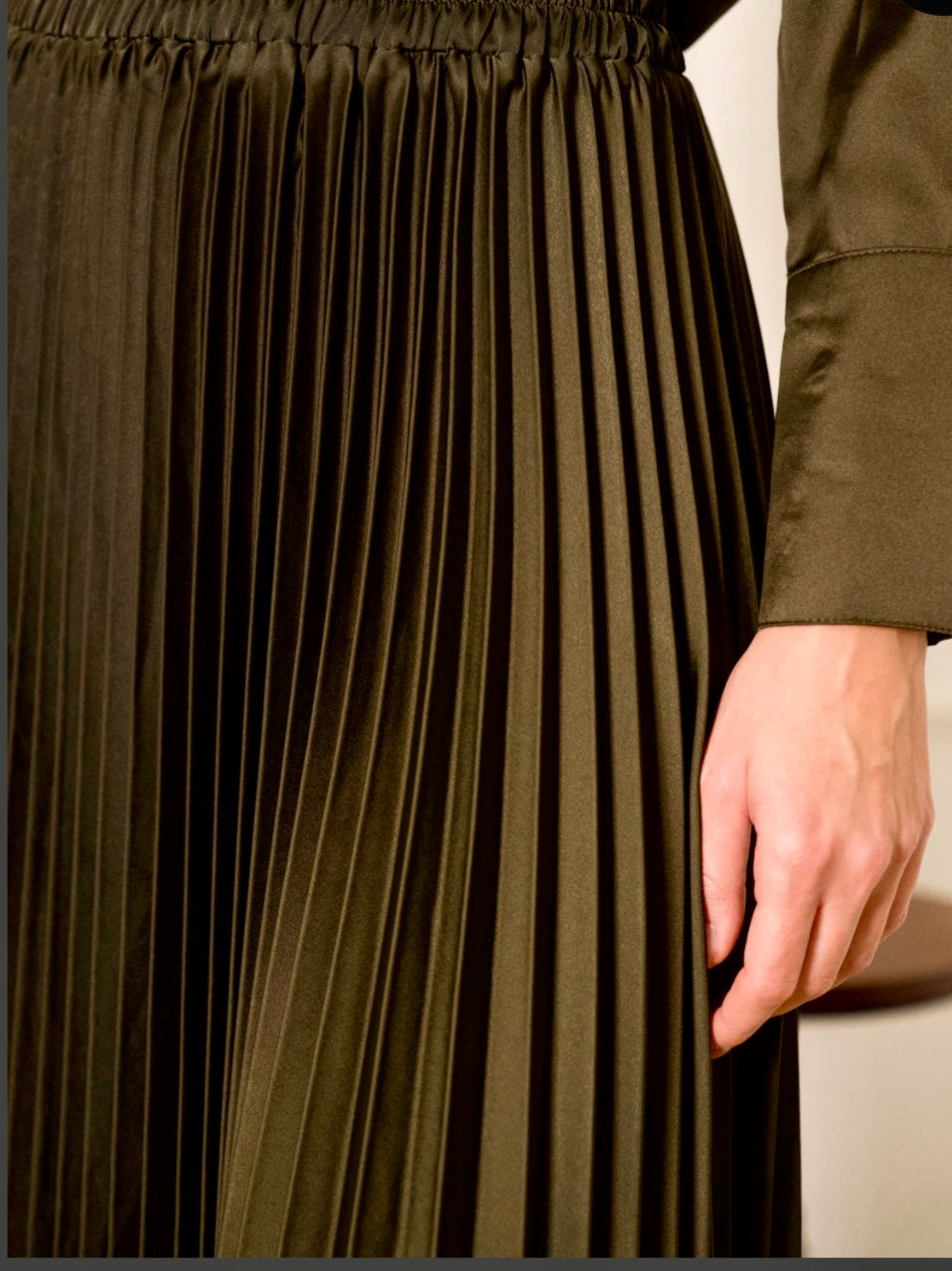 Pliseerattu hame, khaki