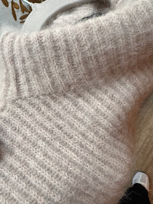 Kashmir-pesukarhunvilla lyhythihainen neulepusero, vaalea