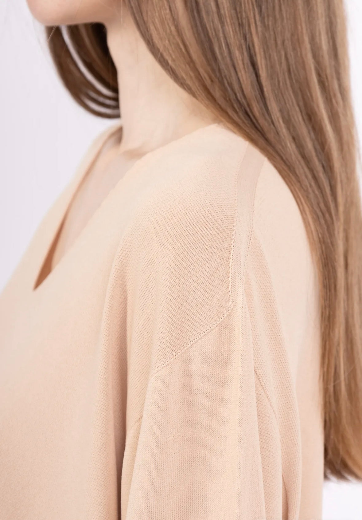 Kevyt neule beige