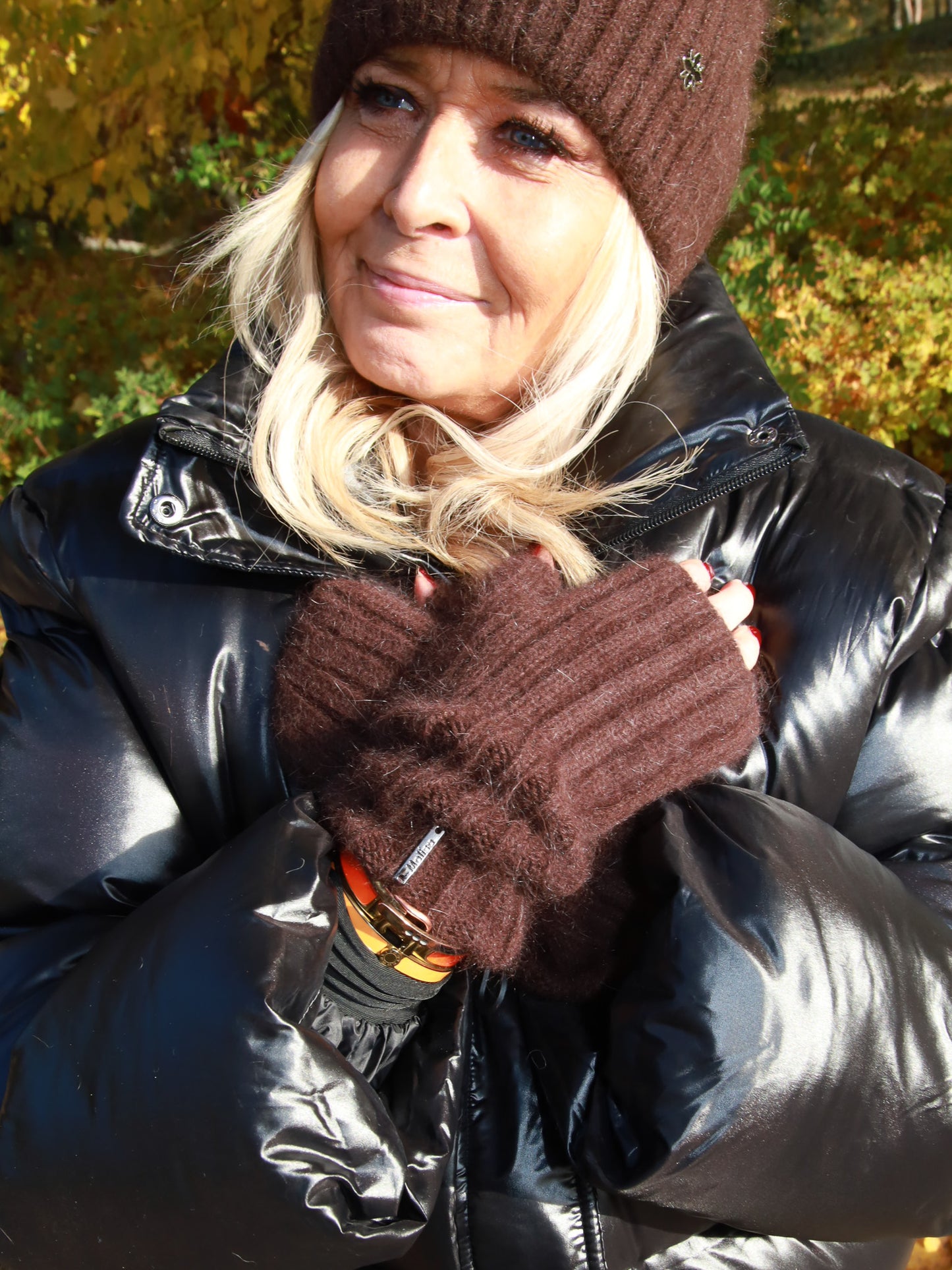 Soni-kynsikäs, ruskea